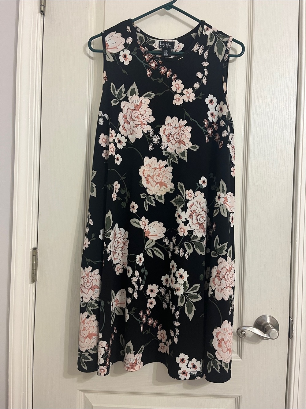Sleeveless dress